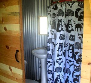 Idyllic Tree House Getaway near Yosemite National Park in Oakhurst, California - Oakhurst, California - glamping.directory
