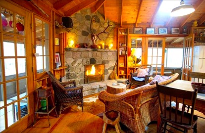 Unique Cabin Vacation Rental for Large Groups on the coast of Lake Michigan near Saugatuck, Michigan - Fennville, Michigan - glamping.directory