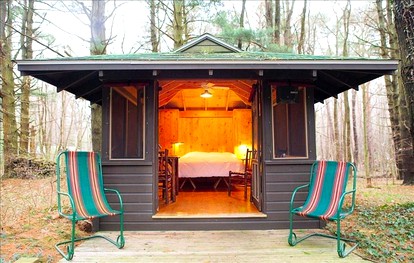 Unique Cabin Vacation Rental for Large Groups on the coast of Lake Michigan near Saugatuck, Michigan - Fennville, Michigan - glamping.directory