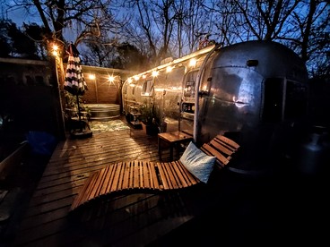 Sleek Retro Airstream Rental for Glamping for Two near Downtown Austin - Austin, Texas - glamping.directory