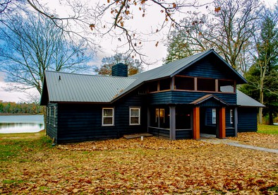 Luxury Oneida Lake Rental for a Fun New York Family Vacation - glamping.directory