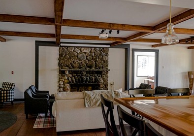 Luxury Oneida Lake Rental for a Fun New York Family Vacation - Cleveland, New York - glamping.directory