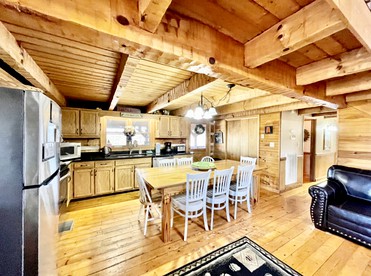 Double Cabin Rental for Memorable Group Glamping Near Great Smoky Mountains National Park, Tennessee - Sevierville, Tennessee - glamping.directory