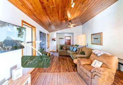 Enjoyable Cabin with Fireplace and Foosball in Twain Harte, California - Twain Harte, California - glamping.directory
