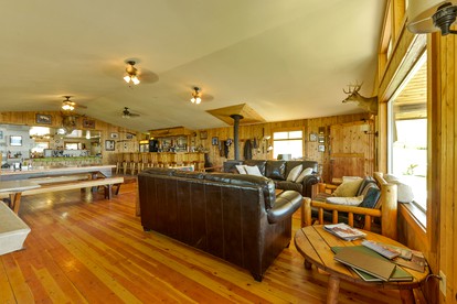 Deluxe Cabin on Cattle Ranch Resort, Washington - Kettle Falls, Washington - glamping.directory