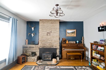 Charming Log Cabin near the Yellowstone River in Gardiner, Montana - Gardiner, Montana - glamping.directory