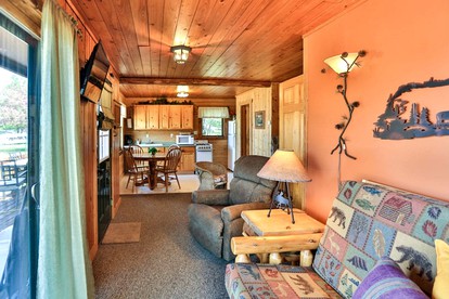 Waterfront Cabin Rental with Breathtaking Sunset Views near Lake Kabetogama, Minnesota - Kabetogama, Minnesota - glamping.directory
