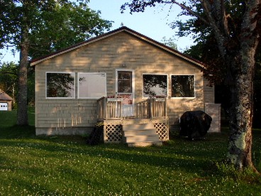 Lakefront Cottage Rental with Sunset Views on Sebasticook Lake in Maine - glamping.directory