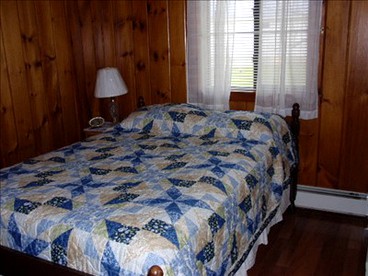 Lakefront Cottage Rental with Sunset Views on Sebasticook Lake in Maine - Newport, Maine - glamping.directory
