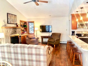 Forest Cabin near Mount Washington Perfect for NH Glamping - Carroll, New Hampshire - glamping.directory