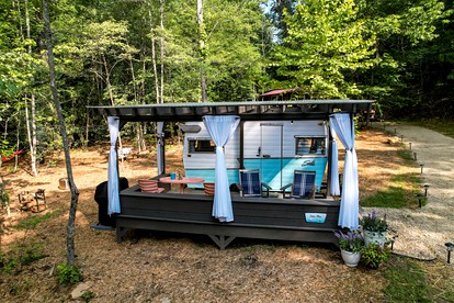 Unique Vacations at this Wonderful Vintage Caravan in Franklin, North Carolina - Franklin, North Carolina - glamping.directory