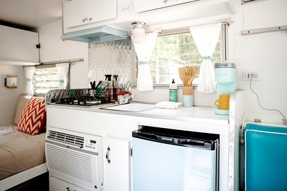 Unique Vacations at this Wonderful Vintage Caravan in Franklin, North Carolina - Franklin, North Carolina - glamping.directory