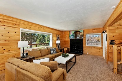 Unwind with a View: Cabin Overlooking the Slopes in Big Bear Lake, California - Big Bear Lake, California - glamping.directory