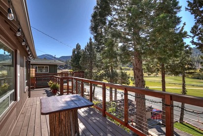 Unwind with a View: Cabin Overlooking the Slopes in Big Bear Lake, California - Big Bear Lake, California - glamping.directory