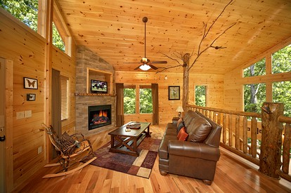 Luxury Cabin Rental with Three Fireplaces and a Hot Tub in Gatlinburg, East Tennessee - Gatlinburg, Tennessee - glamping.directory