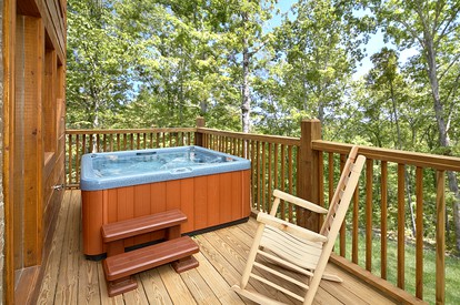 Luxury Cabin Rental with Three Fireplaces and a Hot Tub in Gatlinburg, East Tennessee - Gatlinburg, Tennessee - glamping.directory