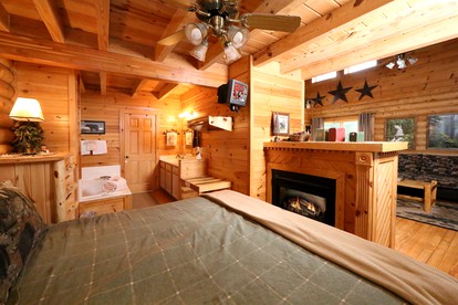 Vacations to the Great Smoky Mountains in this Fully-Equipped Cabin Rental in Tennessee - Sevierville, Tennessee - glamping.directory