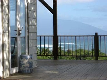 Elegant Cottage with Unbelievable Ocean Views in Molokai, Hawaii - Kaunakakai, Hawaii - glamping.directory