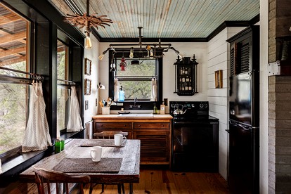 Luxurious Vintage Style Cabin Rental for Romantic Getaways and Texas Hill Country Vacations - Wimberley, Texas - glamping.directory