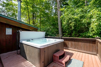 Delightful Cabin Rental with Mountain Views near Chattahoochee National Forest, Georgia - Blue Ridge, Georgia - glamping.directory