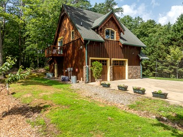 Delightful Cabin Rental with Mountain Views near Chattahoochee National Forest, Georgia - glamping.directory