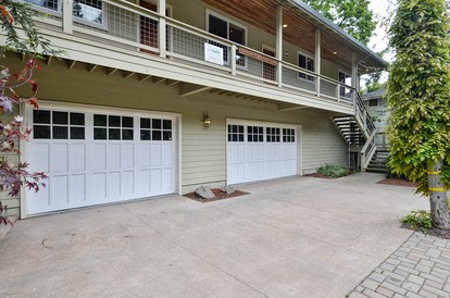 Group-Friendly Cabin with Hot-Tub and Game Space in Guerneville, California - glamping.directory
