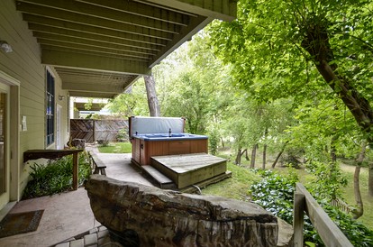 Group-Friendly Cabin with Hot-Tub and Game Space in Guerneville, California - Guerneville, California - glamping.directory