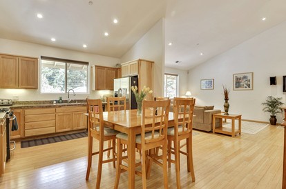 Group-Friendly Cabin with Hot-Tub and Game Space in Guerneville, California - Guerneville, California - glamping.directory