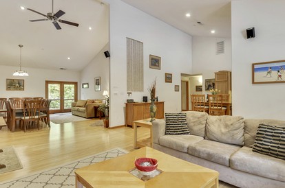 Group-Friendly Cabin with Hot-Tub and Game Space in Guerneville, California - Guerneville, California - glamping.directory