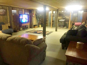 Rustic Barn for a Group Getaway near Little Rock, Arkansas - Ulm, Arkansas - glamping.directory