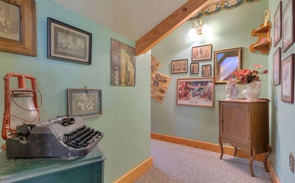 Charming Nautical-Themed Inn Room with Private Whirlpool & Lake Views Near Lake Helen, Florida - Lake Helen, Florida - glamping.directory
