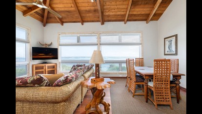 Incredible Beach House with Stunning Views in Laie, Hawaii - Laie, Hawaii - glamping.directory