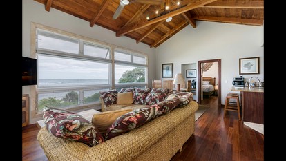 Incredible Beach House with Stunning Views in Laie, Hawaii - Laie, Hawaii - glamping.directory