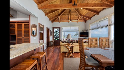 Incredible Beach House with Stunning Views in Laie, Hawaii - Laie, Hawaii - glamping.directory
