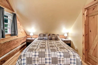 Tranquil Log Cabin Rental for a Relaxing Vacation in Upstate New York - Cherry Creek, New York - glamping.directory