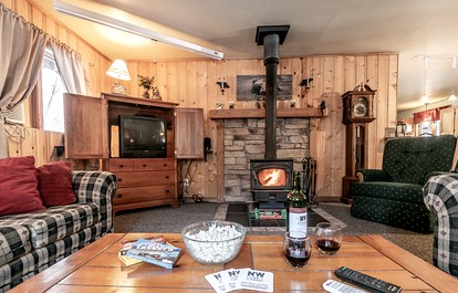 Family-Friendly Cabin with Large Deck and Hot-Tub in Washington - Leavenworth, Washington - glamping.directory
