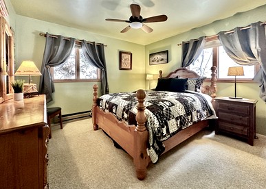 Family-Friendly Cabin with Large Deck and Hot-Tub in Washington - Leavenworth, Washington - glamping.directory