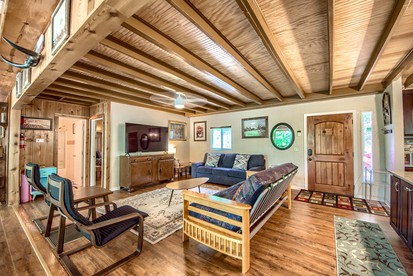 Stunning Riverfront Cottage with Amazing Outdoor Area Perfect for Water Activities in New Braunfels, Texas - New Braunfels, Texas - glamping.directory