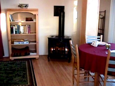 Historic Railcar Overlooking Glaciers and Volcanoes in Homer, Alaska - Homer, Alaska - glamping.directory