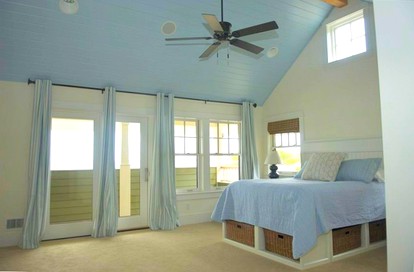 Beautiful and Spacious Vacation Rental with Lake Views in the Grand Traverse Bay Area, Michigan - Northport, Michigan - glamping.directory