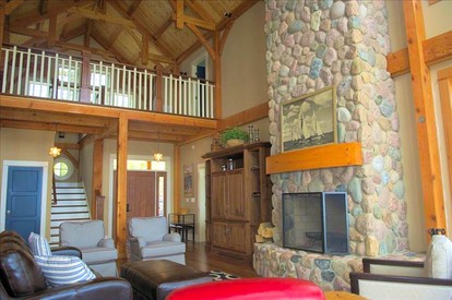 Beautiful and Spacious Vacation Rental with Lake Views in the Grand Traverse Bay Area, Michigan - Northport, Michigan - glamping.directory