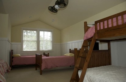 Beautiful and Spacious Vacation Rental with Lake Views in the Grand Traverse Bay Area, Michigan - Northport, Michigan - glamping.directory