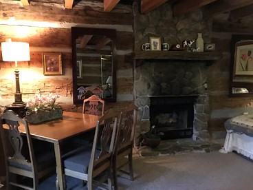 Fully-Furnished Suite Rental with Easy Access to the Great Smoky Mountains in Tennessee - Townsend, Tennessee - glamping.directory