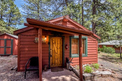 Rustic Historic Cabin near the Grand Canyon for a Peaceful Retreat in Parks, Arizona - Parks, Arizona - glamping.directory