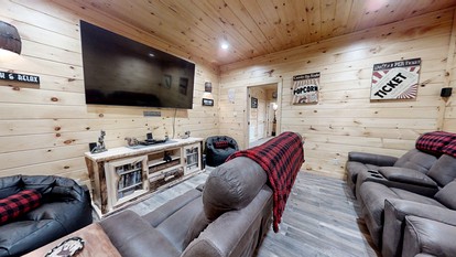 Lazy Bear Lodge (5-Bedroom Cabin) with Pool and Mountain in Walland, Tennessee - Walland, Tennessee - glamping.directory