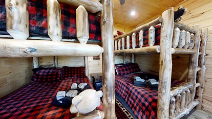 Lazy Bear Lodge (5-Bedroom Cabin) with Pool and Mountain in Walland, Tennessee - Walland, Tennessee - glamping.directory