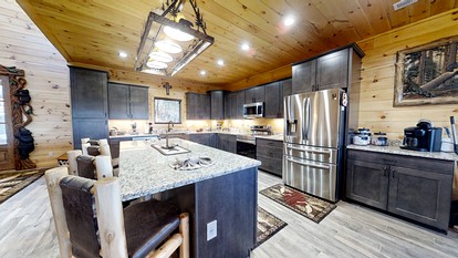 Lazy Bear Lodge (5-Bedroom Cabin) with Pool and Mountain in Walland, Tennessee - Walland, Tennessee - glamping.directory