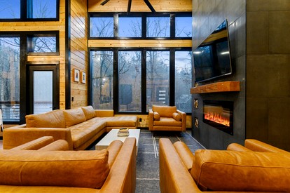 Spacious Modern Cabin with Basketball Court and Sauna in Broken Bow, Oklahoma - Broken Bow, Oklahoma - glamping.directory