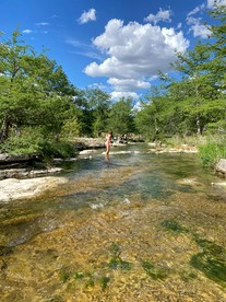 Beautiful Lakeside Rental with Hot-Tub in Igram, Texas, Perfect for Family Glamping Trips - Ingram, Texas - glamping.directory