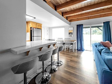 Relaxing Nature-Inspired Retreat with Cozy Lounge in Big Bear, California - Big Bear, California - glamping.directory